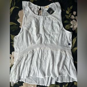 Hollister - flowy lace tank - white